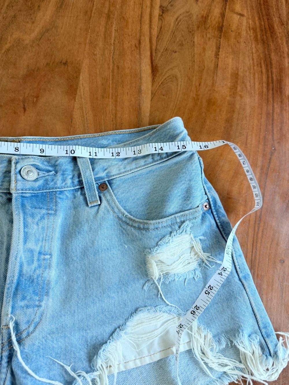 Rare vintage Levi’s Blue Distressed Denim Women’s Shorts size w29 - Picture 5 of 11